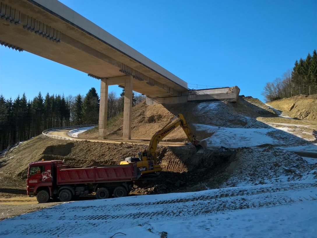 Arbeiten an Pfeilern und Unterbauten der Talbrücken