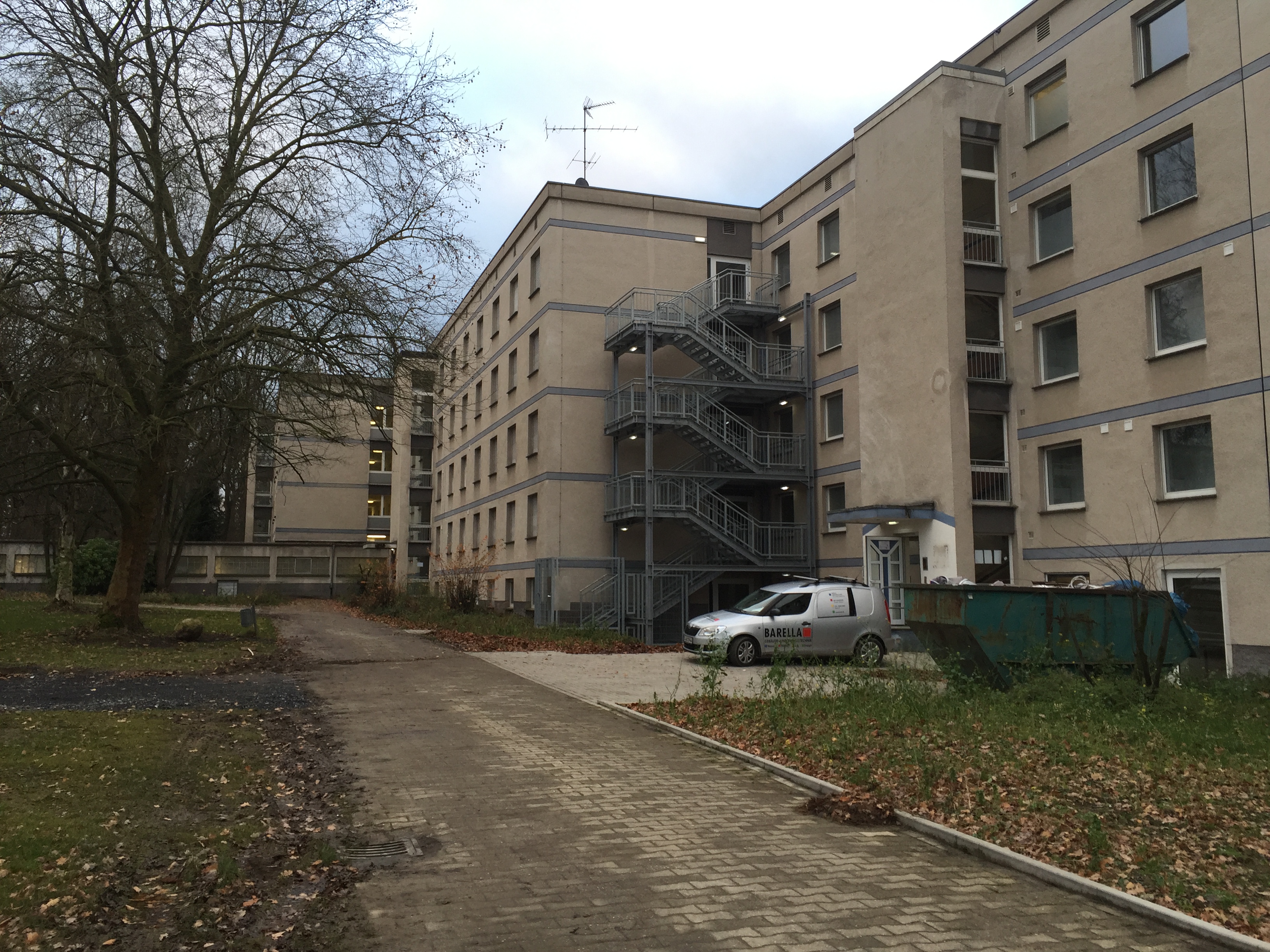 Außenansicht des ehemaligen Krankenhauskomplexes